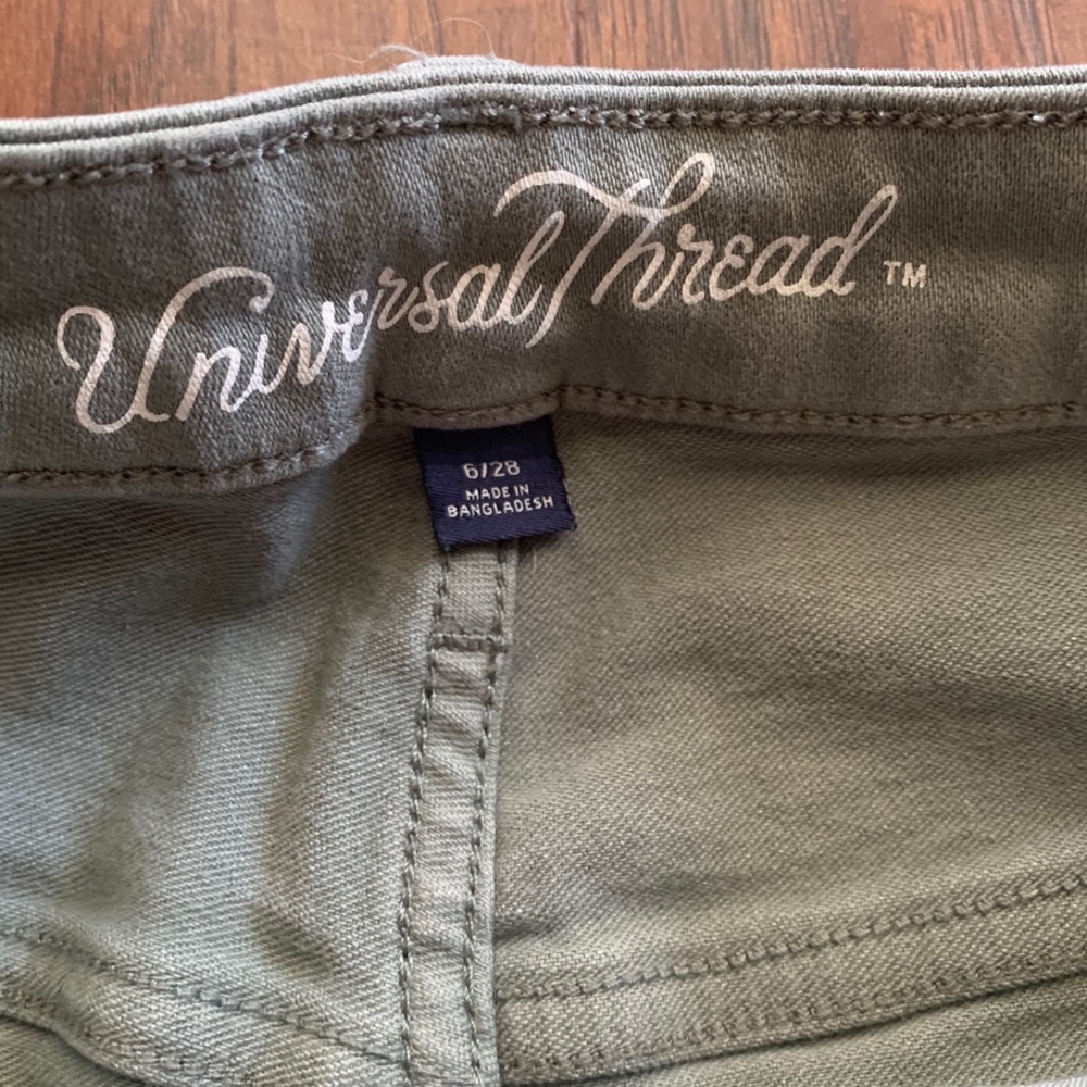 Universal Thread Shorts - Picture 3 of 5